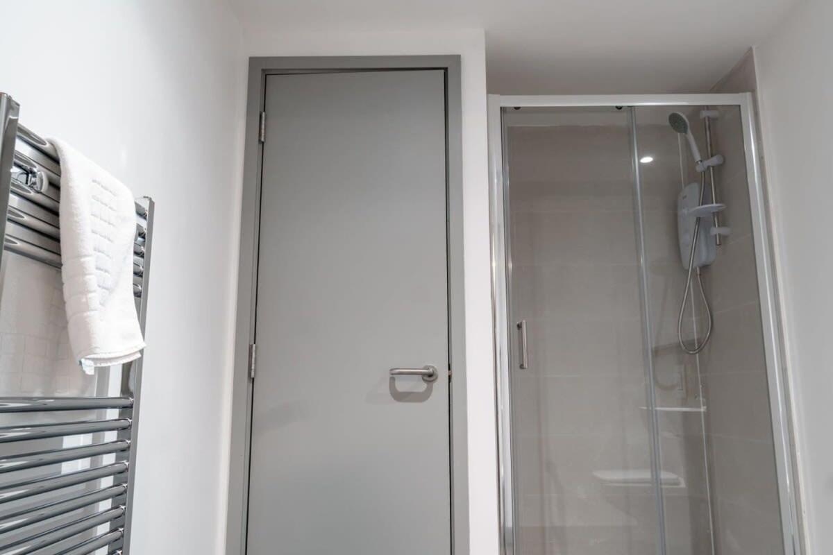 Modern 1 Bed Apartment In Liverpool Centre エクステリア 写真