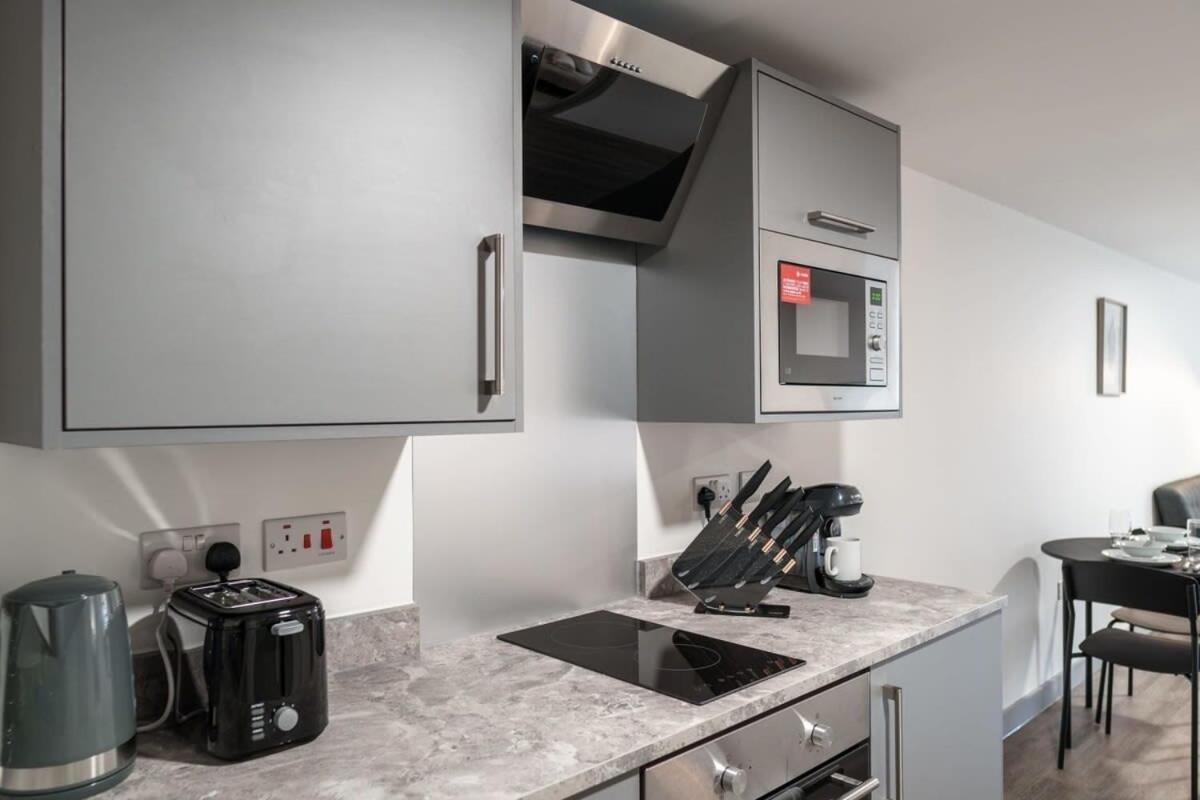 Modern 1 Bed Apartment In Liverpool Centre エクステリア 写真