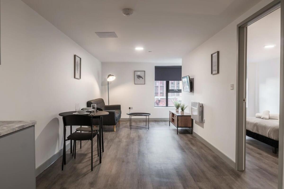 Modern 1 Bed Apartment In Liverpool Centre エクステリア 写真