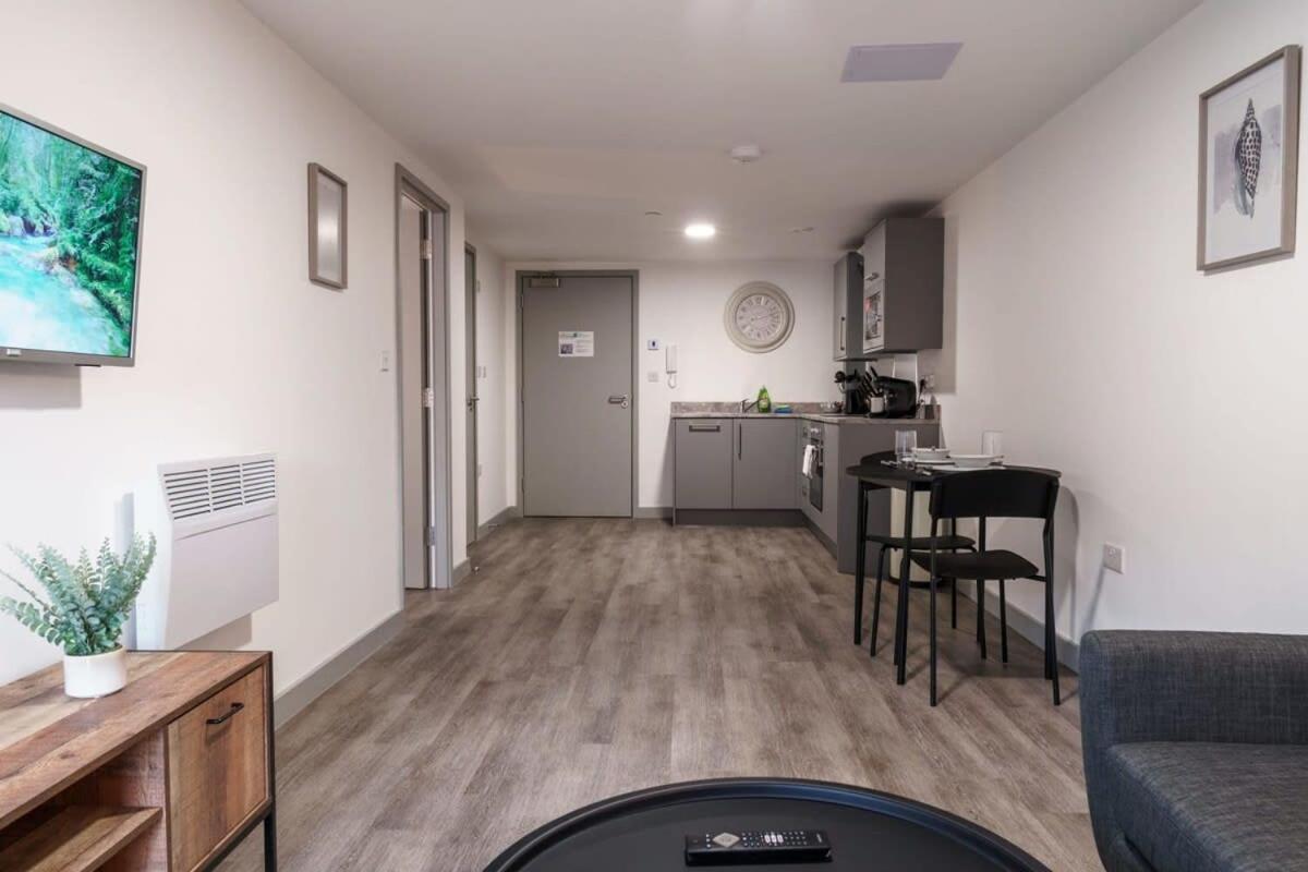 Modern 1 Bed Apartment In Liverpool Centre エクステリア 写真
